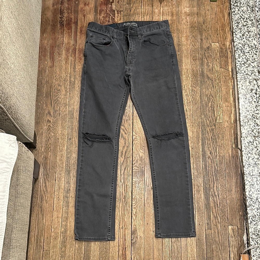 Black Skinny Jeans with Knee Distressing